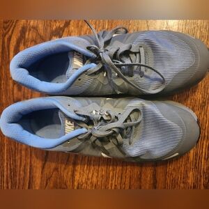 Womens size 9 Nike Dual Fusion Running Shoe Sneaker